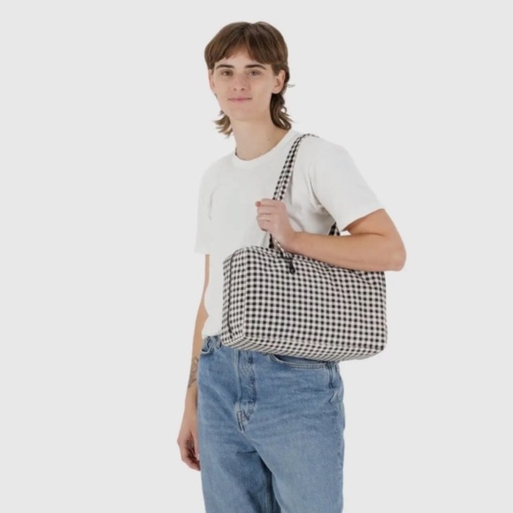 BAGGU MEDIUM NYLON BOWLER BAG - Picture 2 of 4